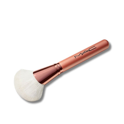 MAC 143S Bronzer Fan Brush